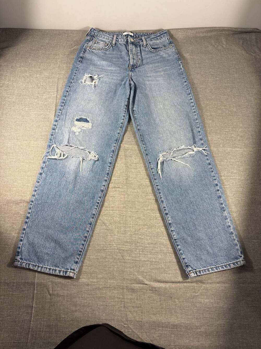 Forever 21 Premium Distressed Baggy High Rise Straight Leg Jeans Size 25